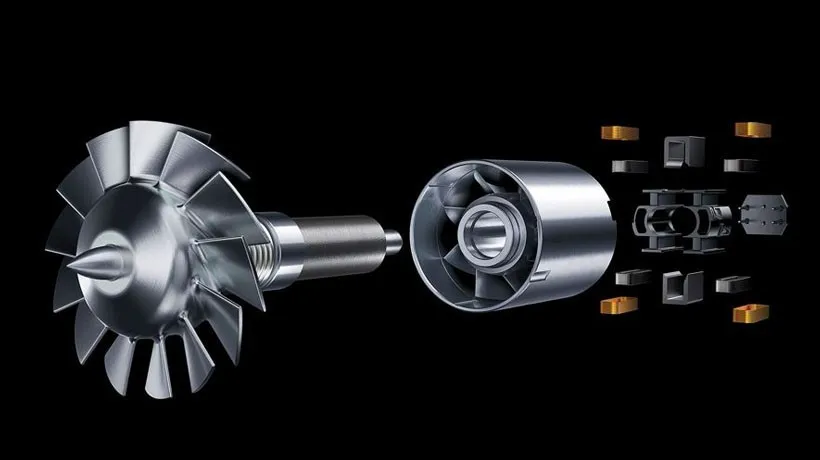 Оснащен двигателем с цифровым управлением Dyson V9